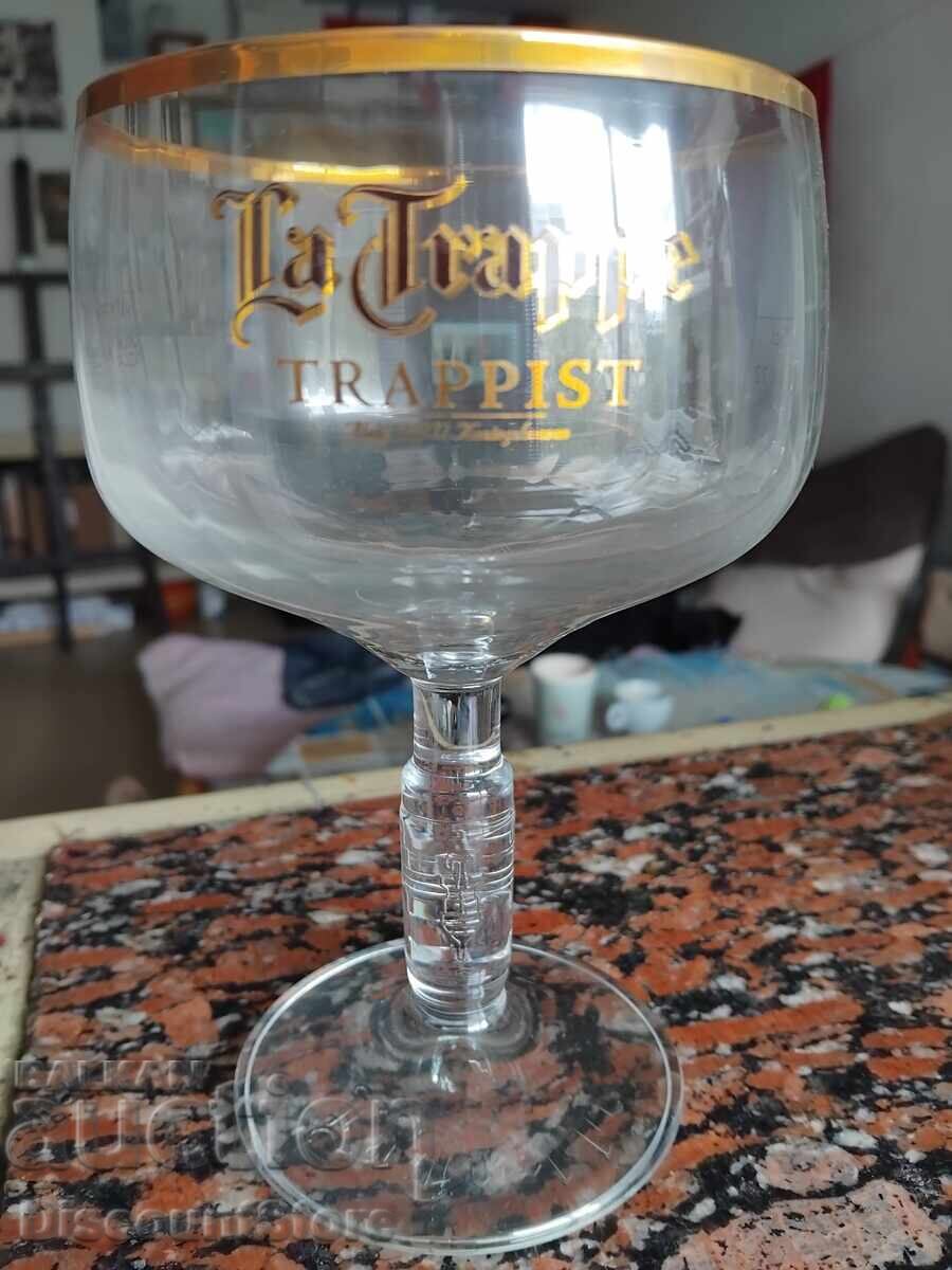 Pahar de colecție pentru bere marca La Trappe