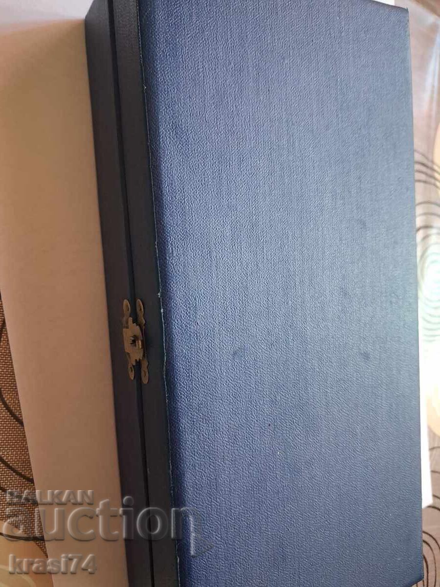 Δημοπρασία Σετ επάργυρα πιρούνια Δημοπρασία Σετ επάργυρα πιρούνια