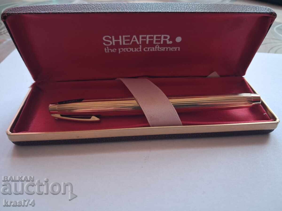 Sheaffer fountain pen with a gold nib