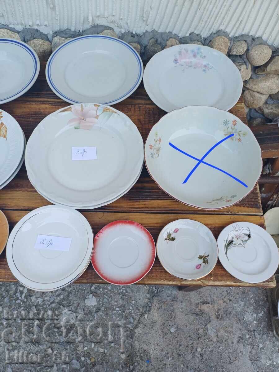 Farfurii din porțelan de producție bulgărească veche cu preț € 20.00 | 39.12 BGN