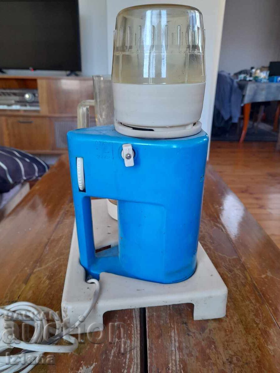 Robot de bucătărie vechi Armavir 304 cu preț € 47.00 | 91.92 BGN