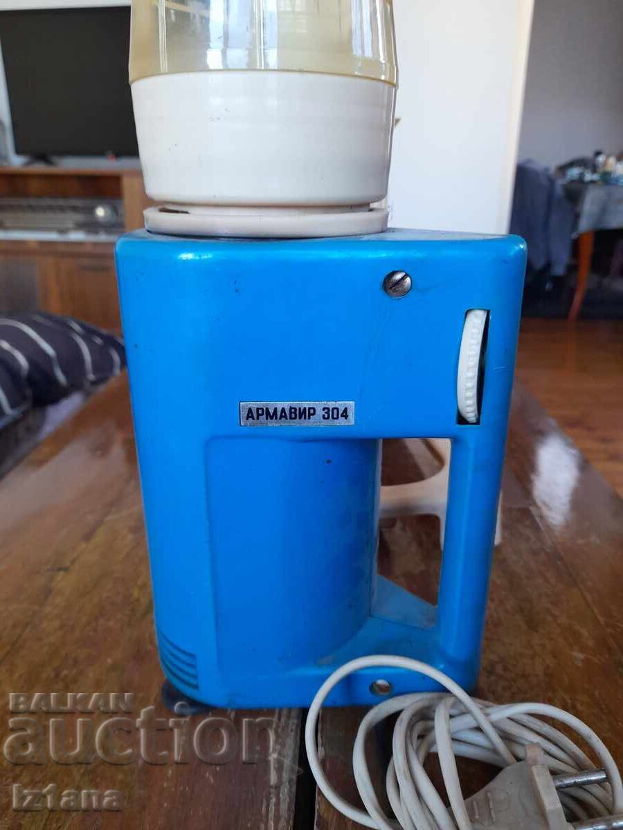 Licitație Robot de bucătărie vechi Armavir 304