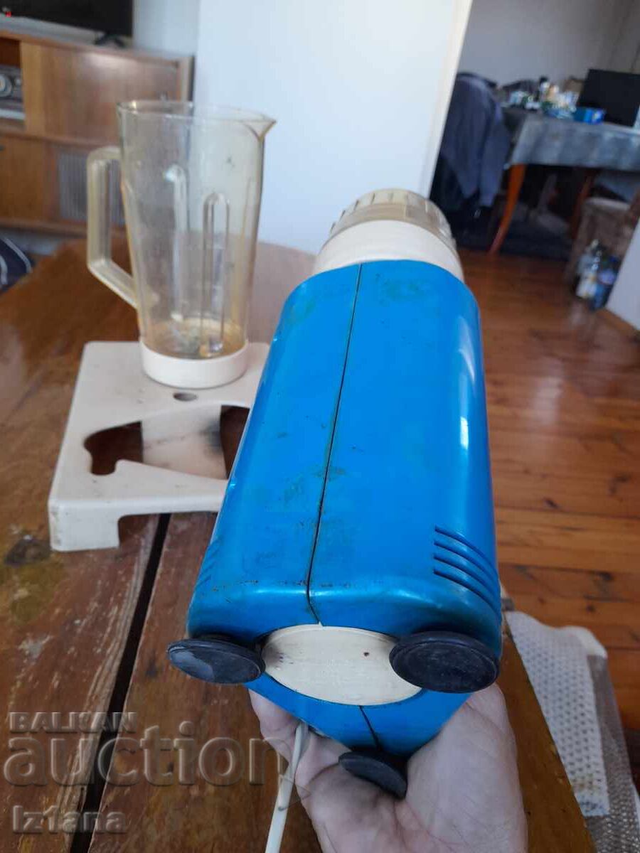 Livrarea Robot de bucătărie vechi Armavir 304