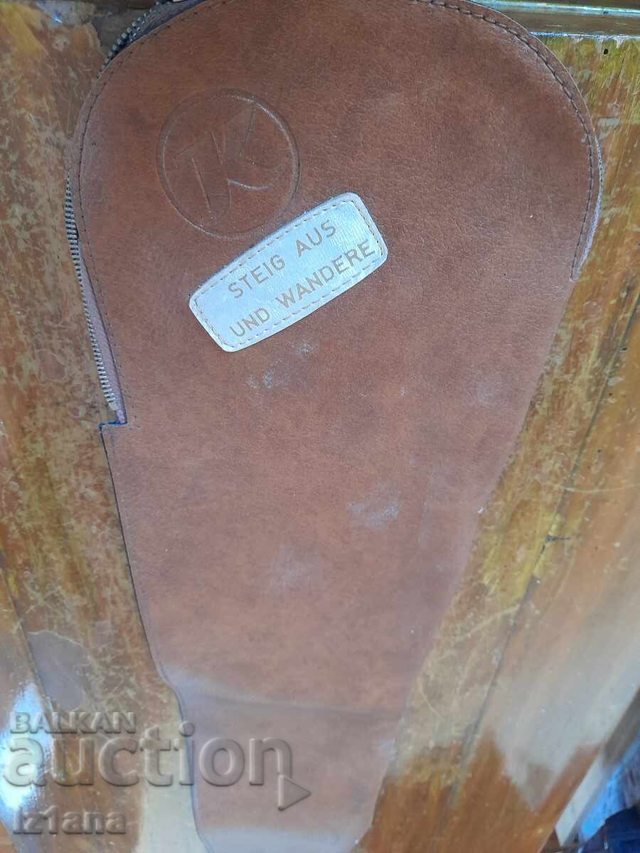 Παλιά δερμάτινη θήκη με τιμή € 22.00 | 43.03 BGN