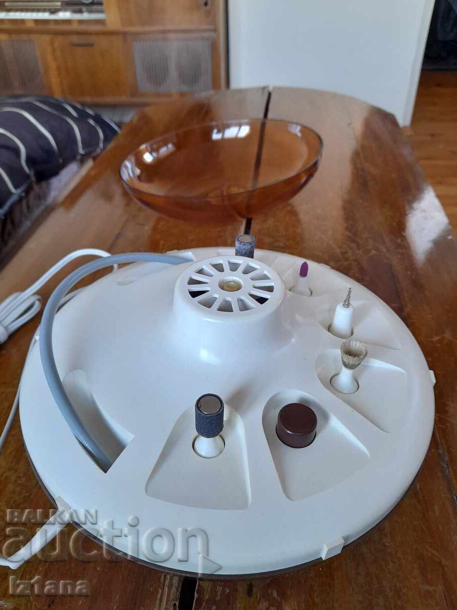 Livrarea Aparat vechi pentru manichiură AKA