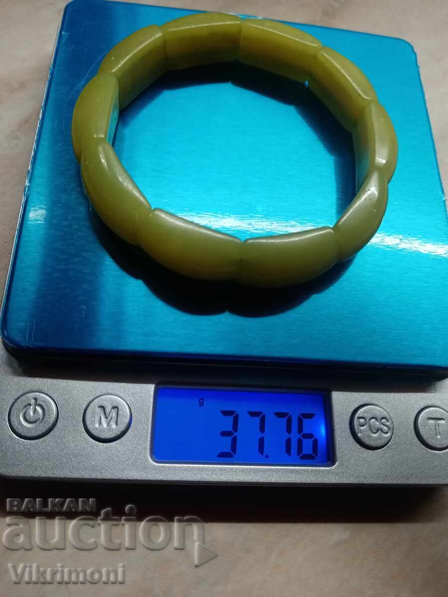 Brățară din jad verde 188 carate cu preț € 85.00 | 166.25 BGN