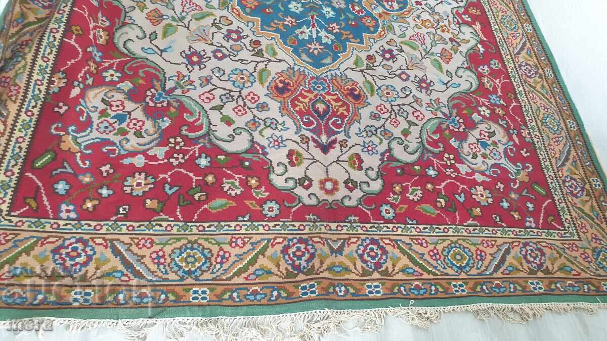 Covor autentic mare de Kotel cu preț € 2000.00 | 3911.67 BGN Covor autentic mare de Kotel cu preț € 2000.00 | 3911.67 BGN