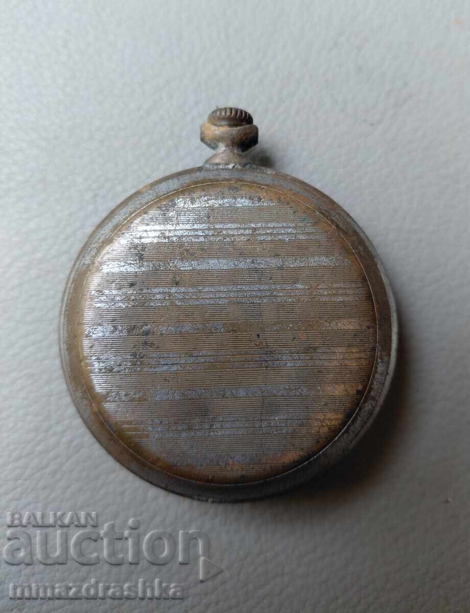 Ceas de buzunar UMF Ruhla Saturn cu preț € 0.01 | 0.02 BGN