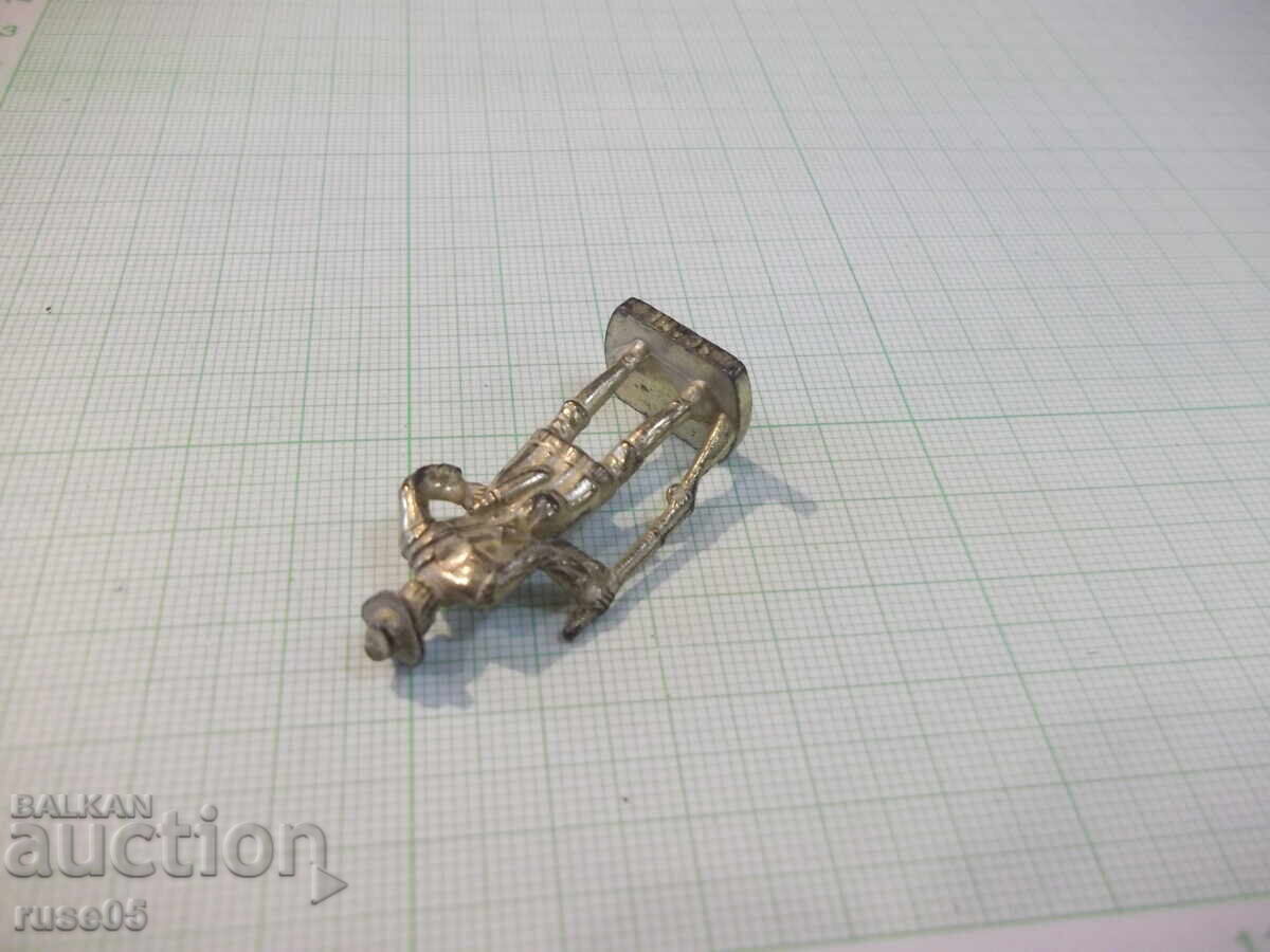 Small metal figurine - 5