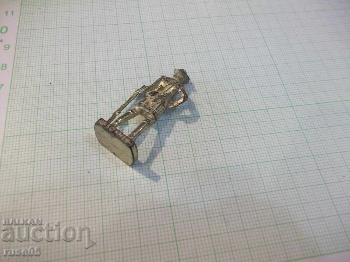 Small metal figurine - 7