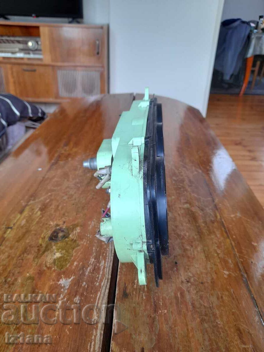 Panou de bord vechi Moskvich cu preț € 37.00 | 72.37 BGN
