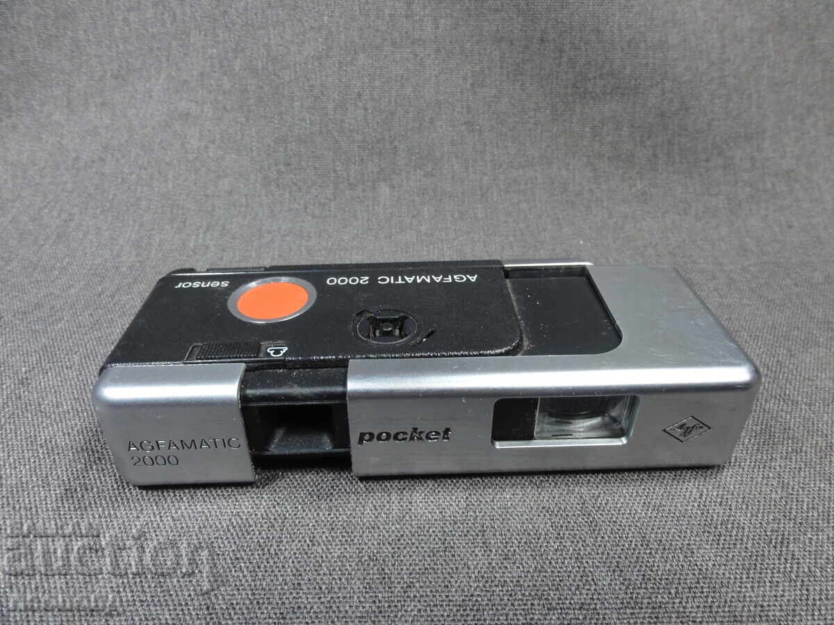 BZTS RETRO FOTOAPARAT CU FILM AGFA AGFAMATIC 2000 SENSOR cu preț € 5.50 | 10.76 BGN