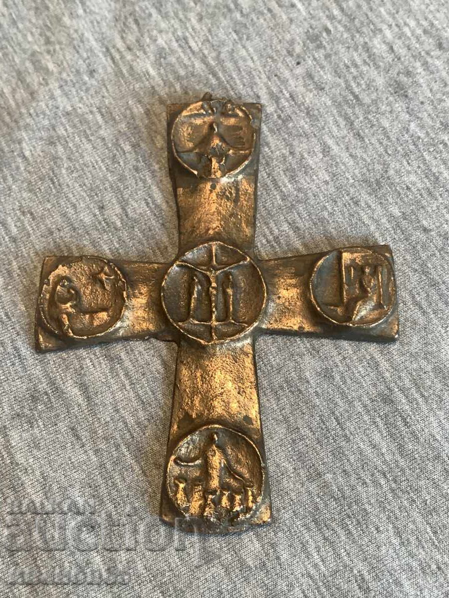 vechi crucifix din bronz cu preț € 40.00 | 78.23 BGN