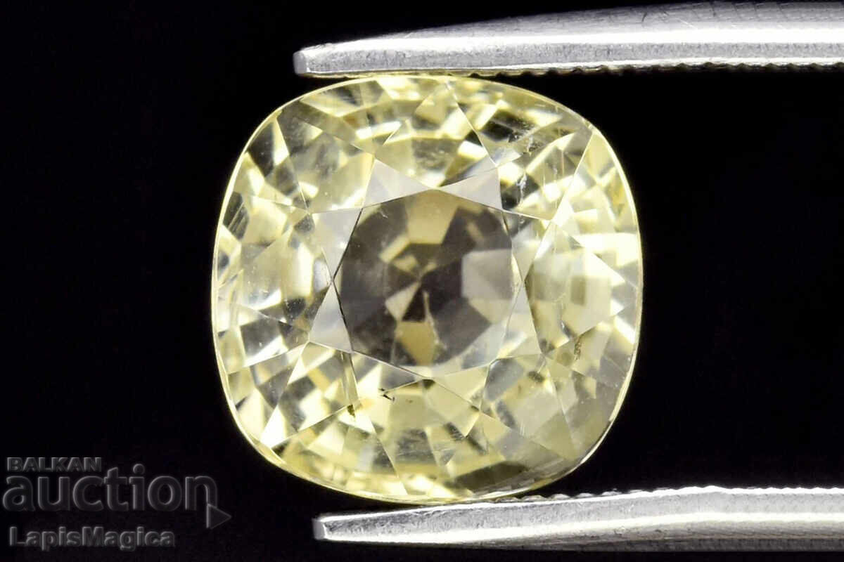 Scapolit galben natural 2.51ct 8x8mm tăietură cushion