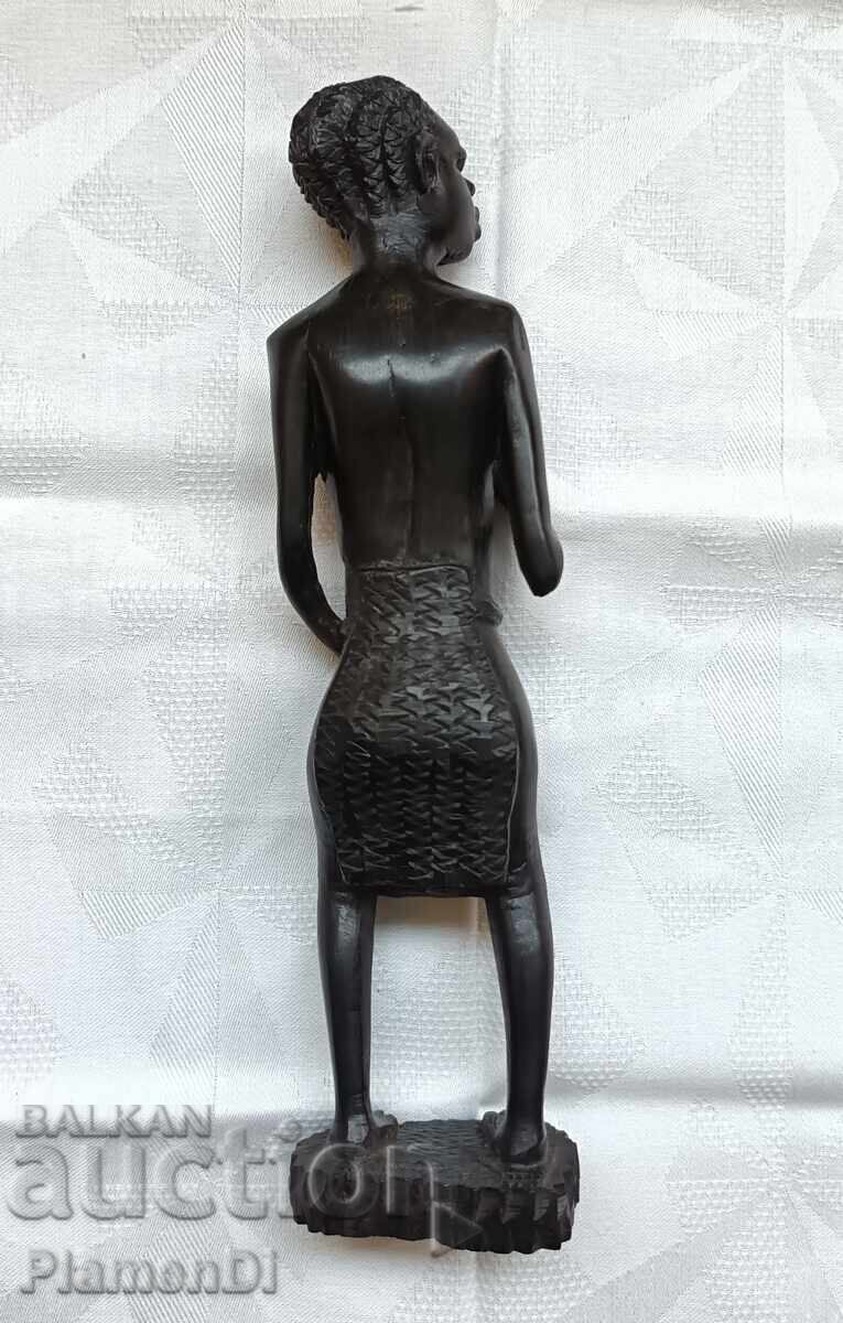 Figurină africană lucrată manual din abanos, 26 cm cu preț € 25.00 | 48.90 BGN