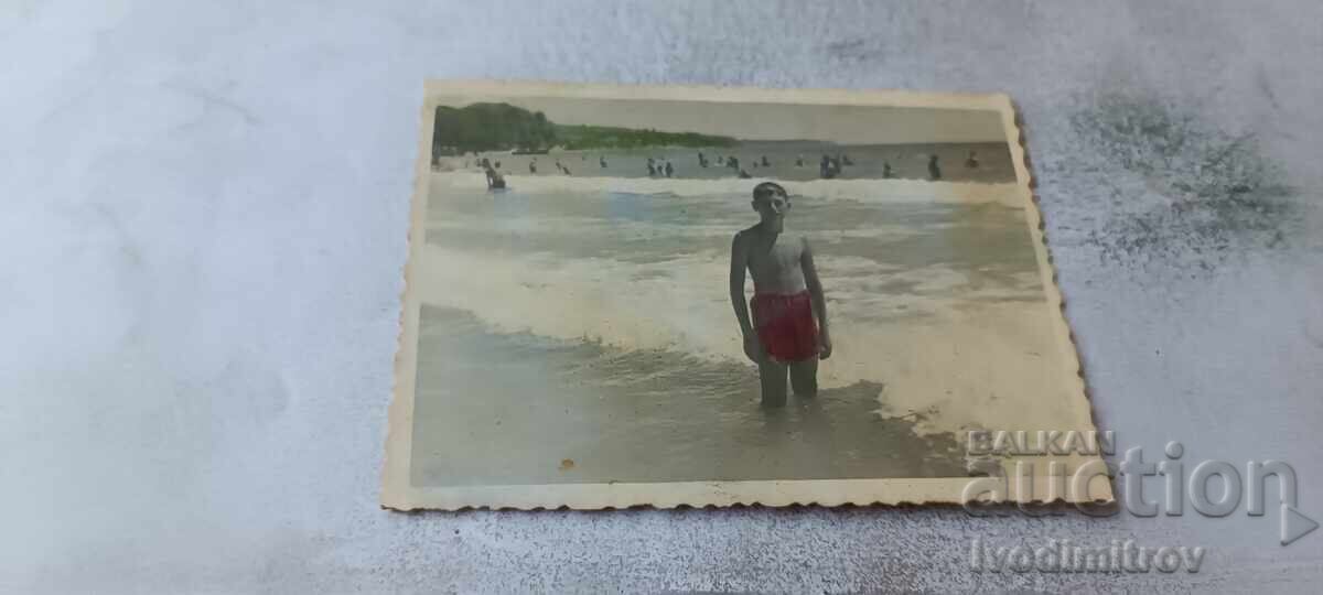 Fotografie Varna Băiat pe malul mării 1941