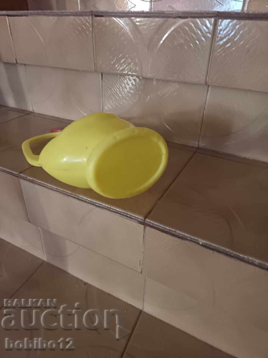 Licitație Veche stropitoare pentru copii - Cocoșel Licitație Veche stropitoare pentru copii - Cocoșel