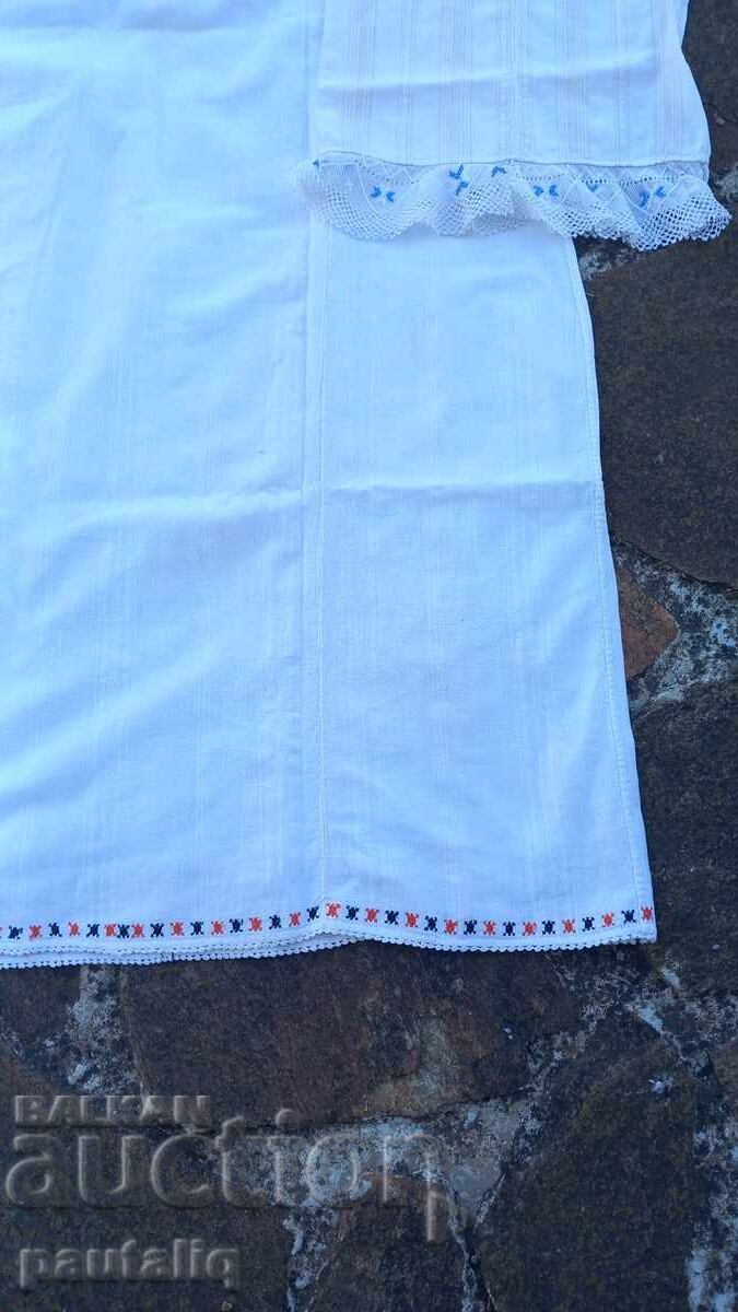 IE FEMEIASCĂ DE COSTUM POPULAR DIN KJUSTENDIL, KENAR, DANTELĂ KENE cu preț € 80.00 | 156.47 BGN