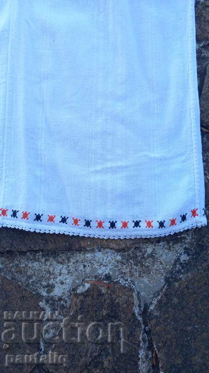 Licitație IE FEMEIASCĂ DE COSTUM POPULAR DIN KJUSTENDIL, KENAR, DANTELĂ KENE