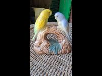 Porcelain parrots