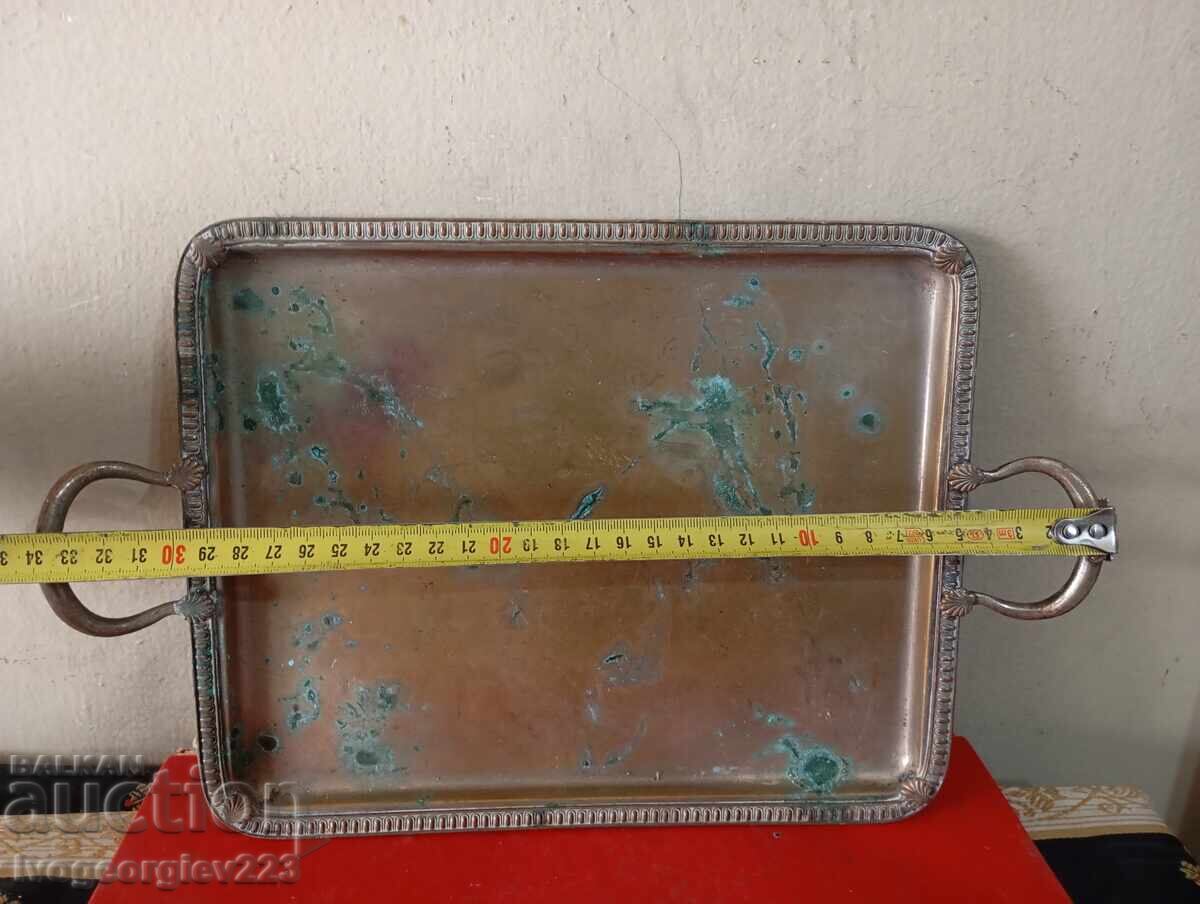 Tavă placată cu argint, stil Art Deco cu preț € 20.00 | 39.12 BGN Tavă placată cu argint, stil Art Deco cu preț € 20.00 | 39.12 BGN