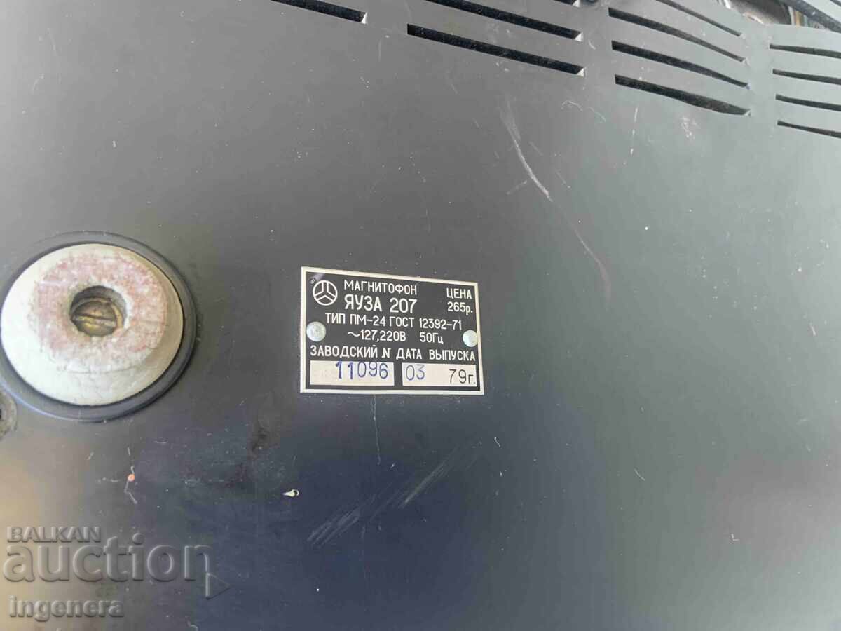Livrarea MAGNETOFON RETRO CU ROLE "YAUZA 207" - URSS, ÎN STARE DE FUNCȚIONARE Livrarea MAGNETOFON RETRO CU ROLE "YAUZA 207" - URSS, ÎN STARE DE FUNCȚIONARE