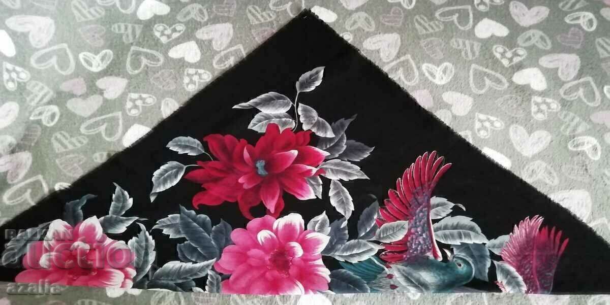 Auction  A beautiful Italian scarf
