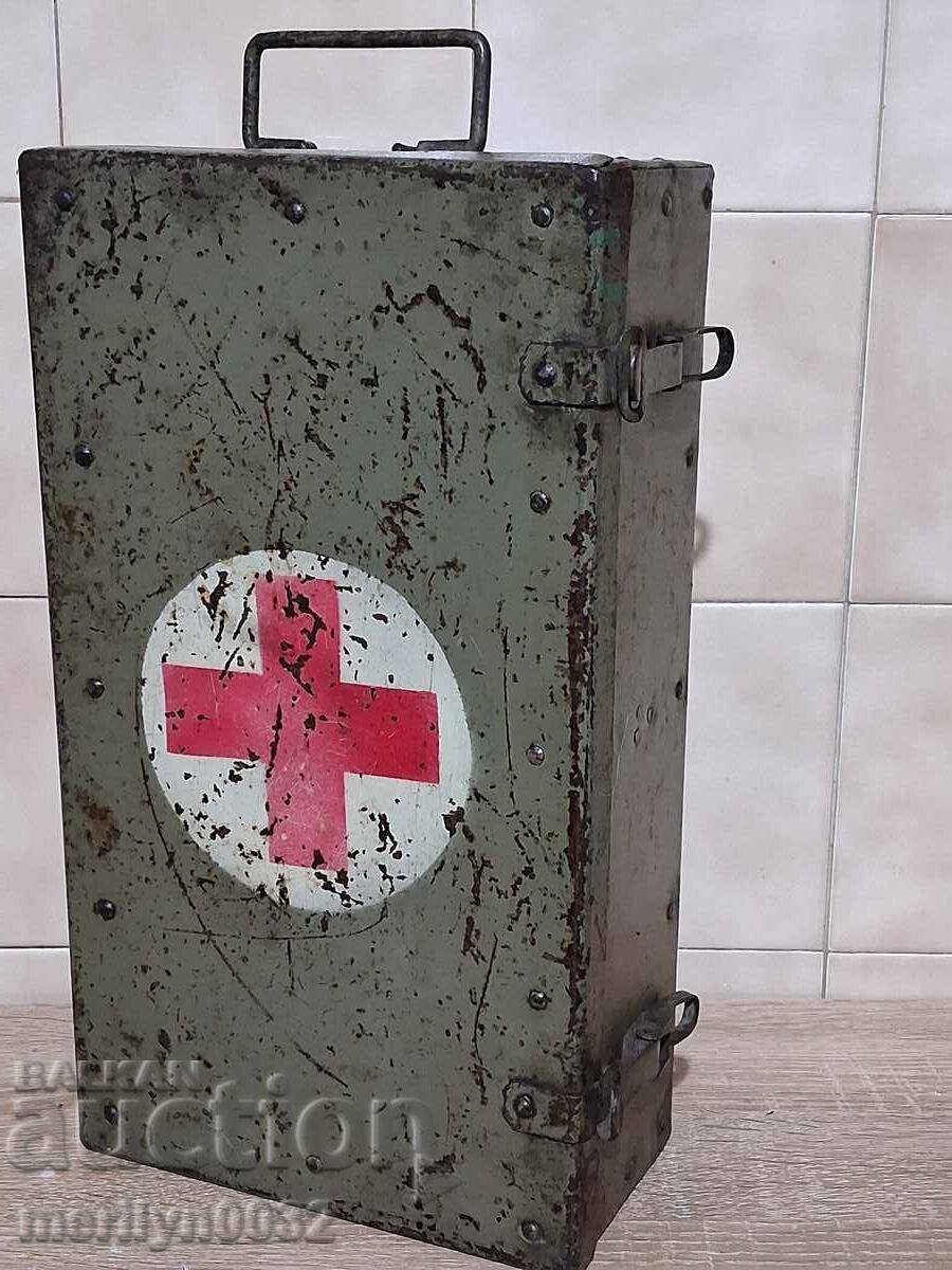 Cutie metalică trusă medicală Primul și Al Doilea Război Mondial Wehrmacht WW1 WW2 RRR cu preț € 88.96 | 173.99 BGN
