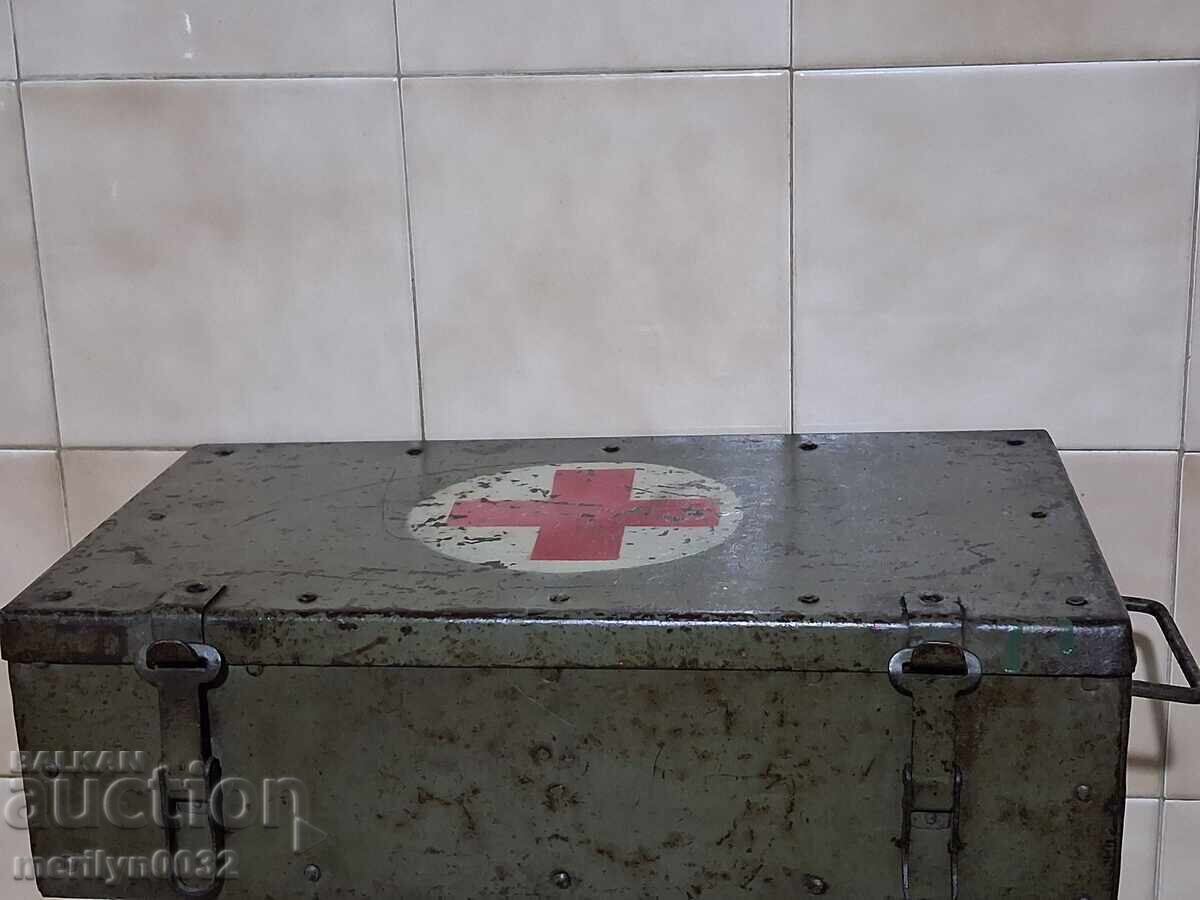 Licitație Cutie metalică trusă medicală Primul și Al Doilea Război Mondial Wehrmacht WW1 WW2 RRR