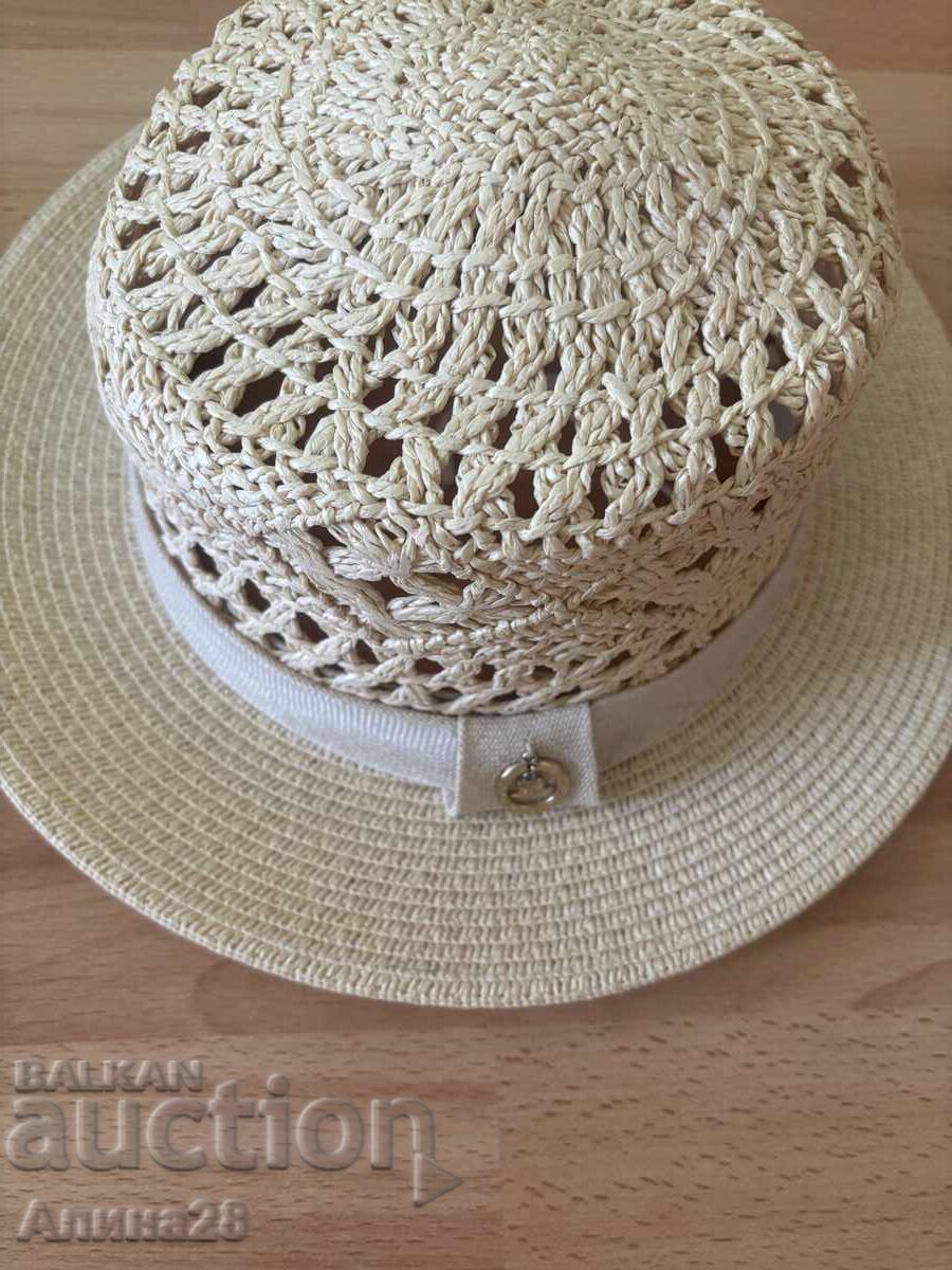 Beach hat with price € 5.00 | 9.78 BGN