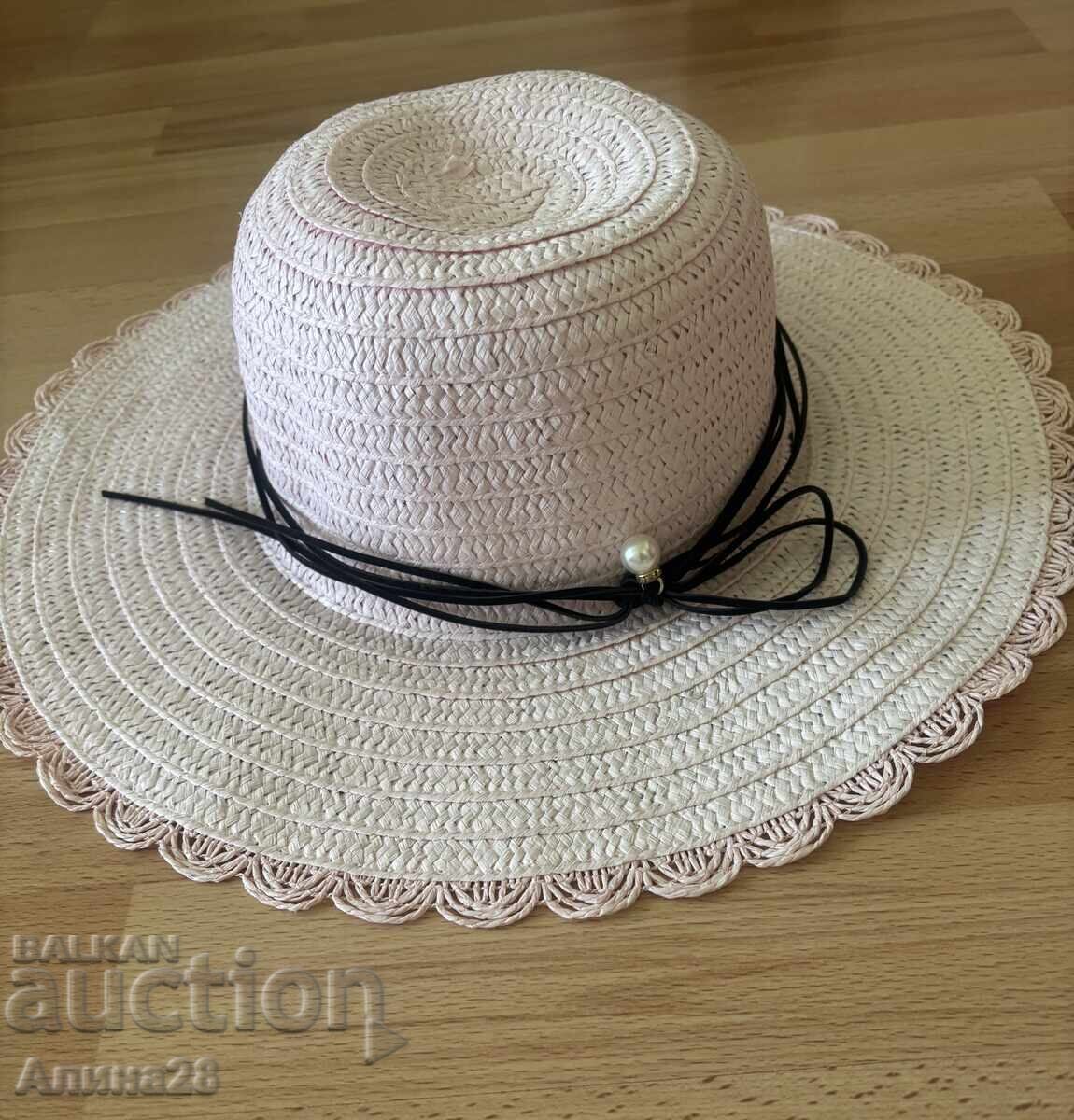 Auction  Pale pink beach hat