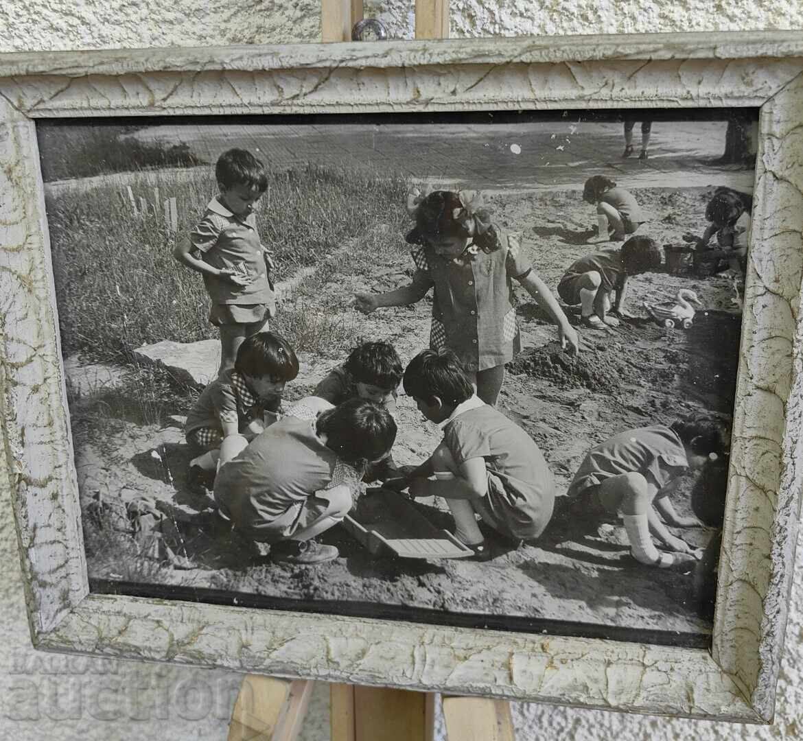 Licitație VECHE FOTOGRAFIE SOC COPII GRĂDINIȚĂ ȘCOALĂ RAMĂ SOC