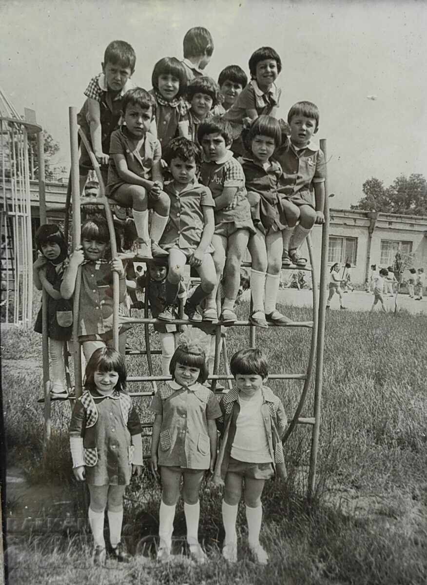 Licitație VECHE FOTOGRAFIE SOC COPII GRĂDINIȚĂ ȘCOALĂ RAMĂ SOC Licitație VECHE FOTOGRAFIE SOC COPII GRĂDINIȚĂ ȘCOALĂ RAMĂ SOC