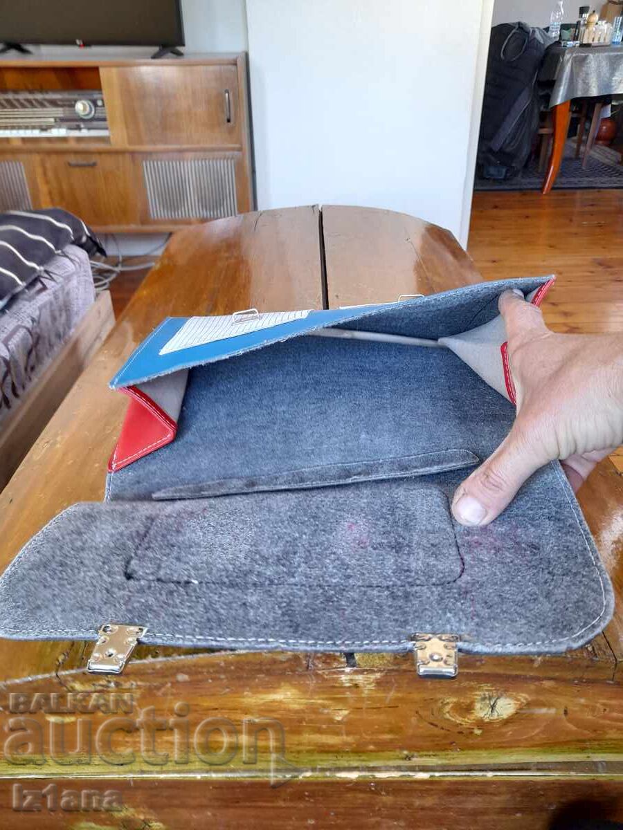 Παράδοση Παλιά σχολική τσάντα
