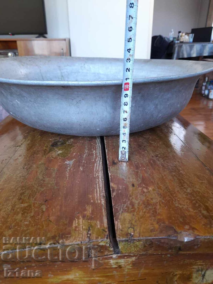 Auction  Old aluminum pot