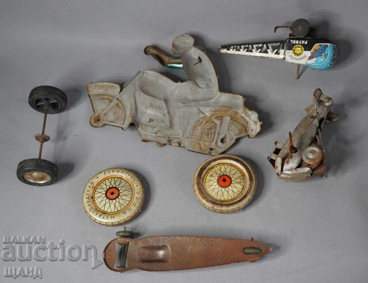 Livrarea LOT JUCĂRII VECHI DIN METAL PENTRU PIESE MOTOCICLETĂ, AVION