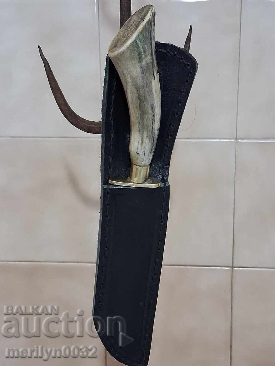 Ловен нож с кания, дръжка от еленов рог с цена € 68.96 | 134.87 лв.