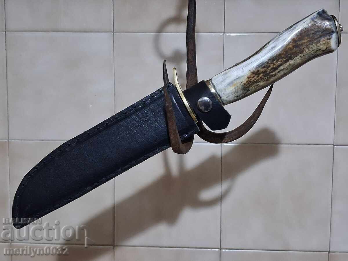 Livrarea Cuțit de vânătoare cu teacă, mâner din corn de cerb