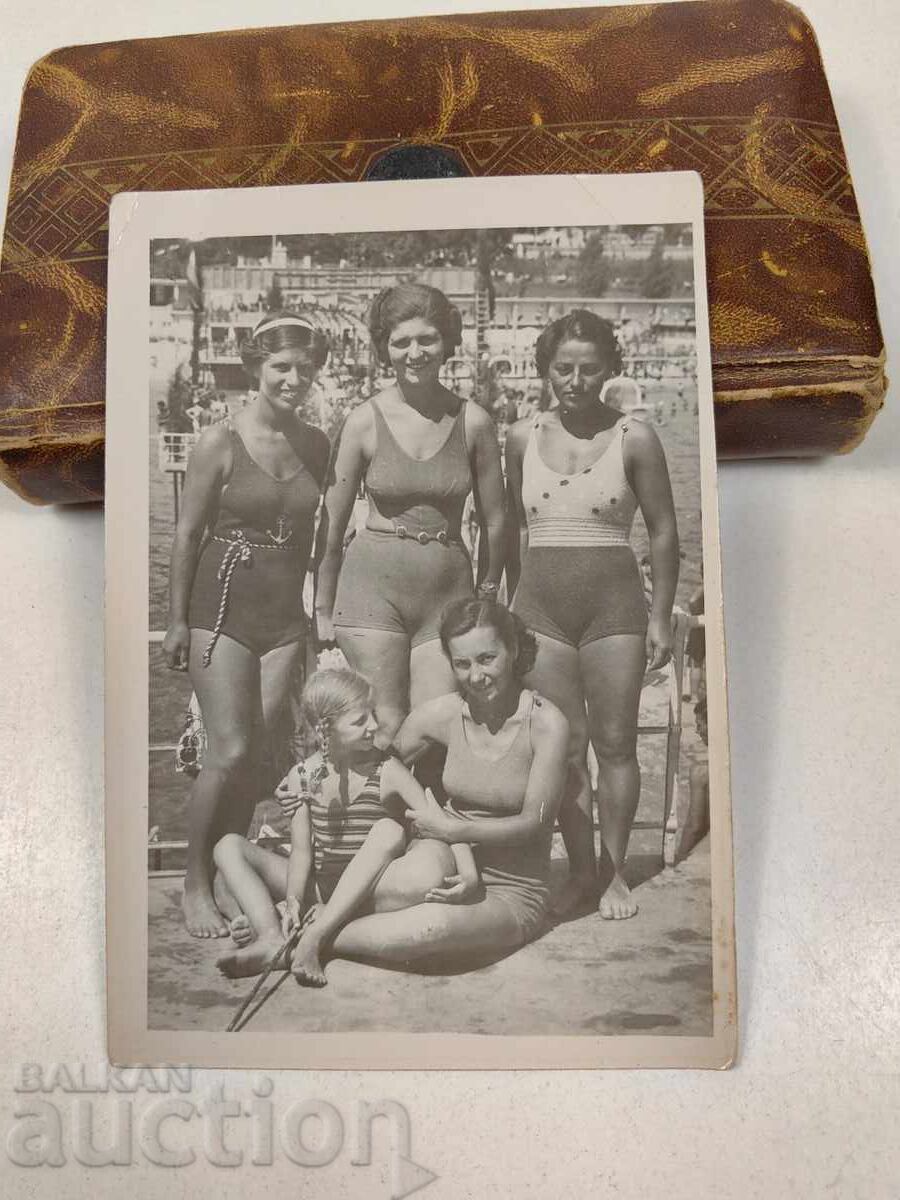 COSTUM DE BAIE RETRO PENTRU FEMEI POZĂ VECHE FOTOGRAFIE COSTUM DE BAIE RETRO PENTRU FEMEI POZĂ VECHE FOTOGRAFIE