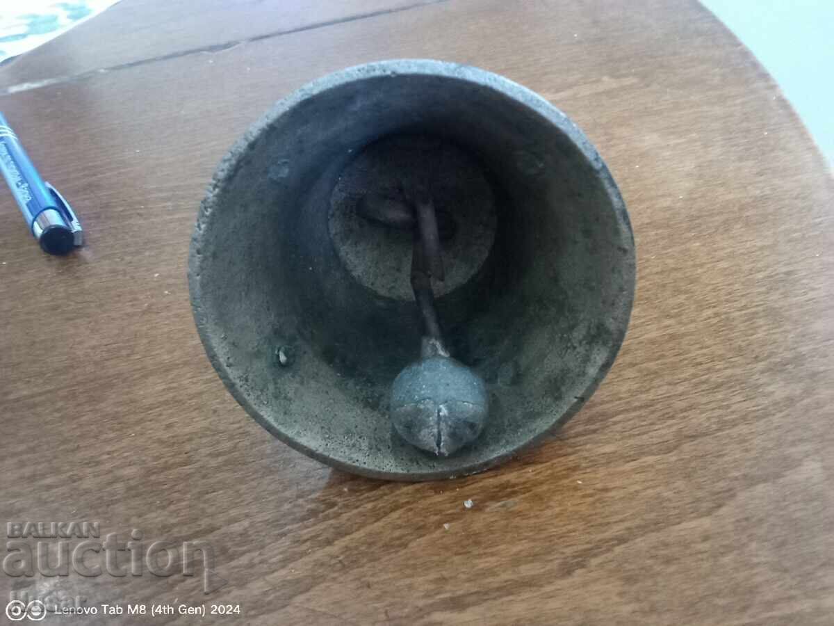 Livrarea Clopot vechi din bronz marcaj 7 relief înalt