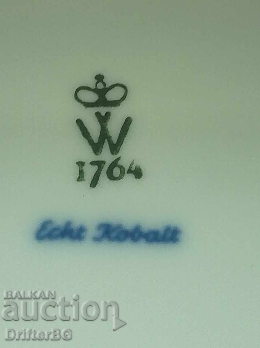 Licitație Farfurie germană din porțelan Wallendorf – Cobalt și Aur Licitație Farfurie germană din porțelan Wallendorf – Cobalt și Aur