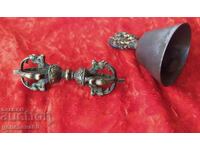 Simbol ritual tibetan antic Vajra și clopoțel