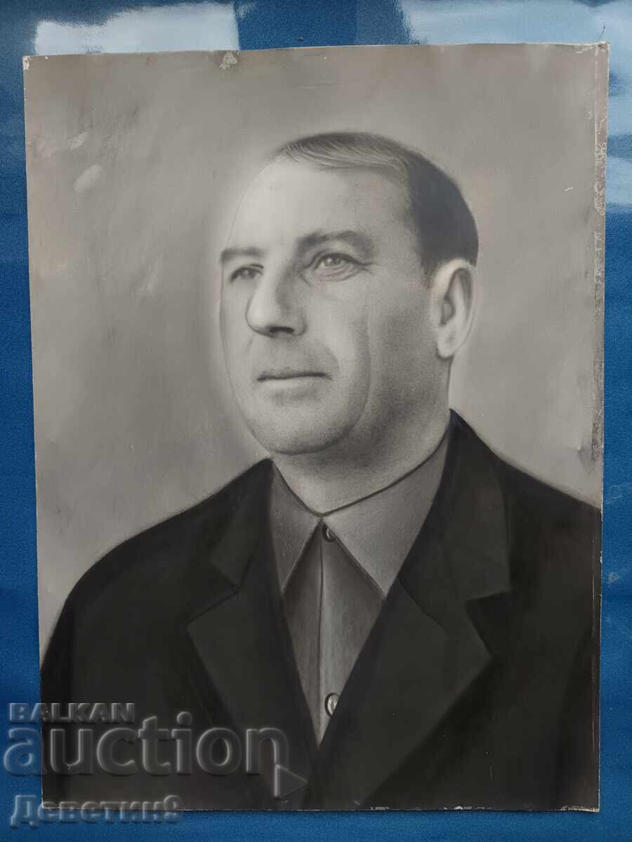 Παλιό ανδρικό πορτρέτο (ρετούς)