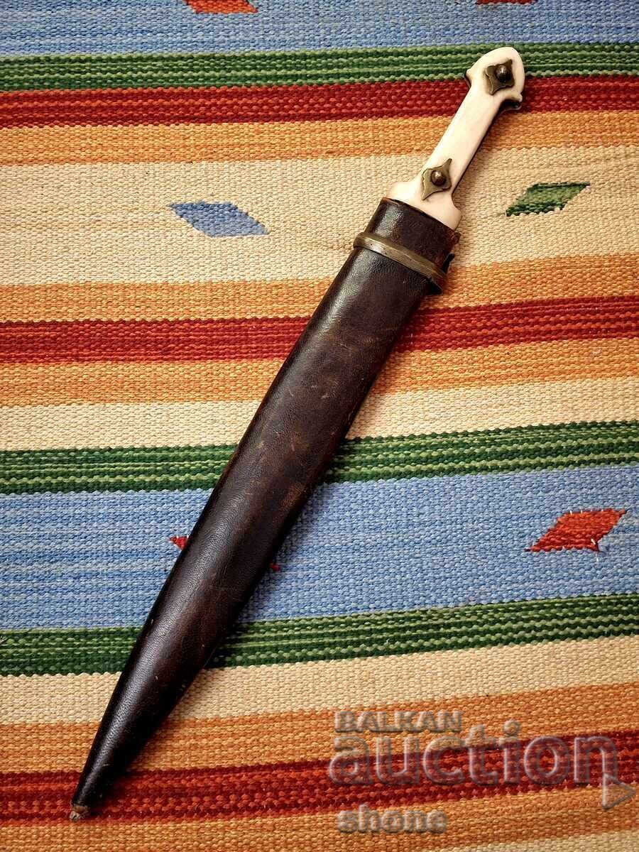 Pumnal, cuțit, iatagan, karakulak, kama, sabie cu preț € 690.00 | 1349.53 BGN