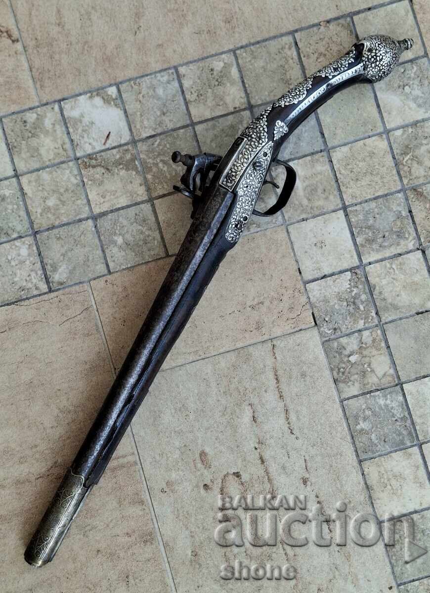 Licitație Pistol cu cremene, pușcă, șisane, boilie, cremene