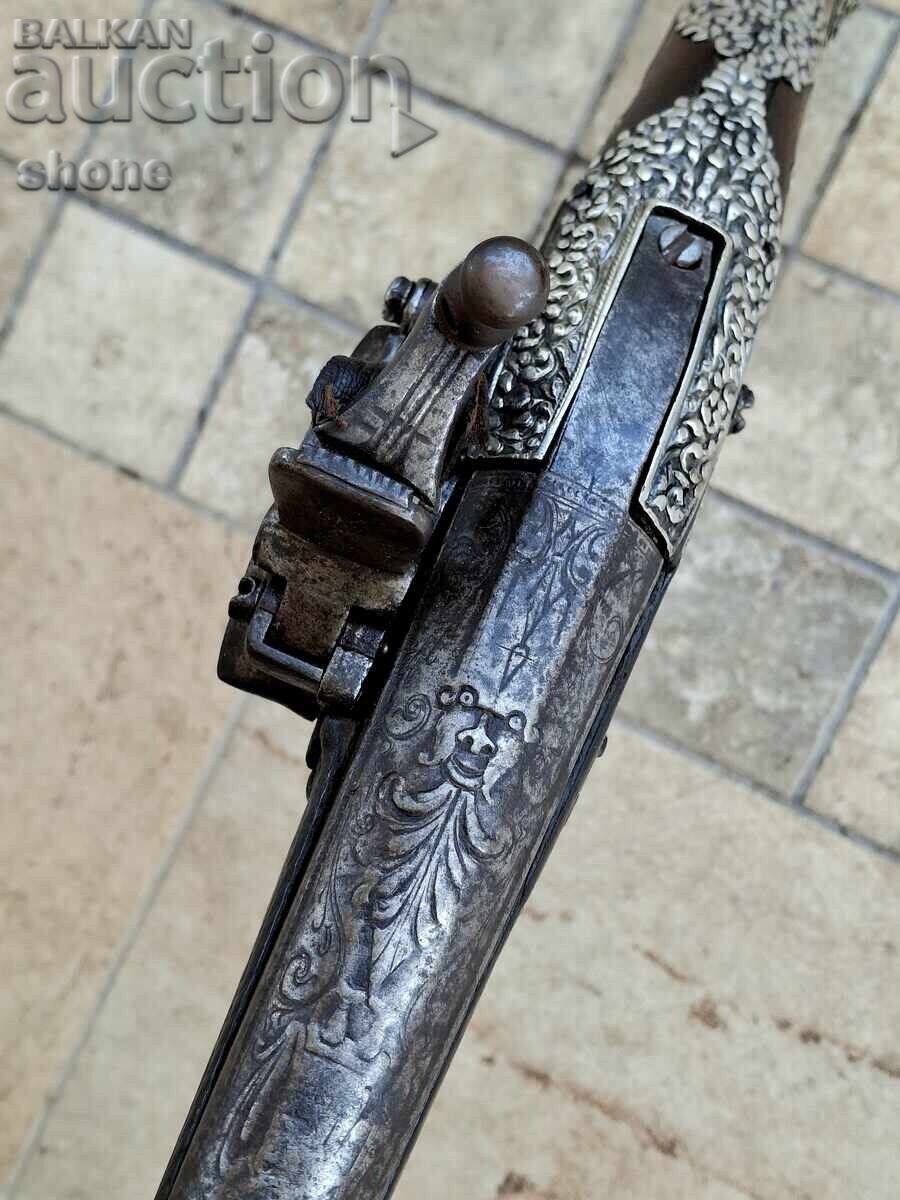 Livrarea Pistol cu cremene, pușcă, șisane, boilie, cremene