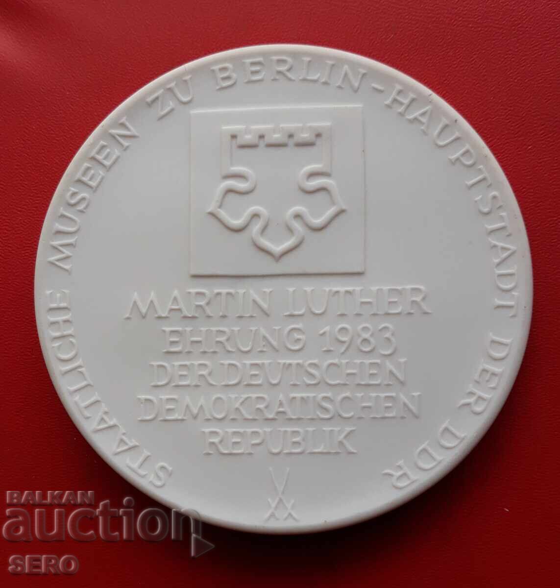 Medalie-Germania-RDG-medalie mare din porțelan-Martin Luther cu preț € 7.00 | 13.69 BGN