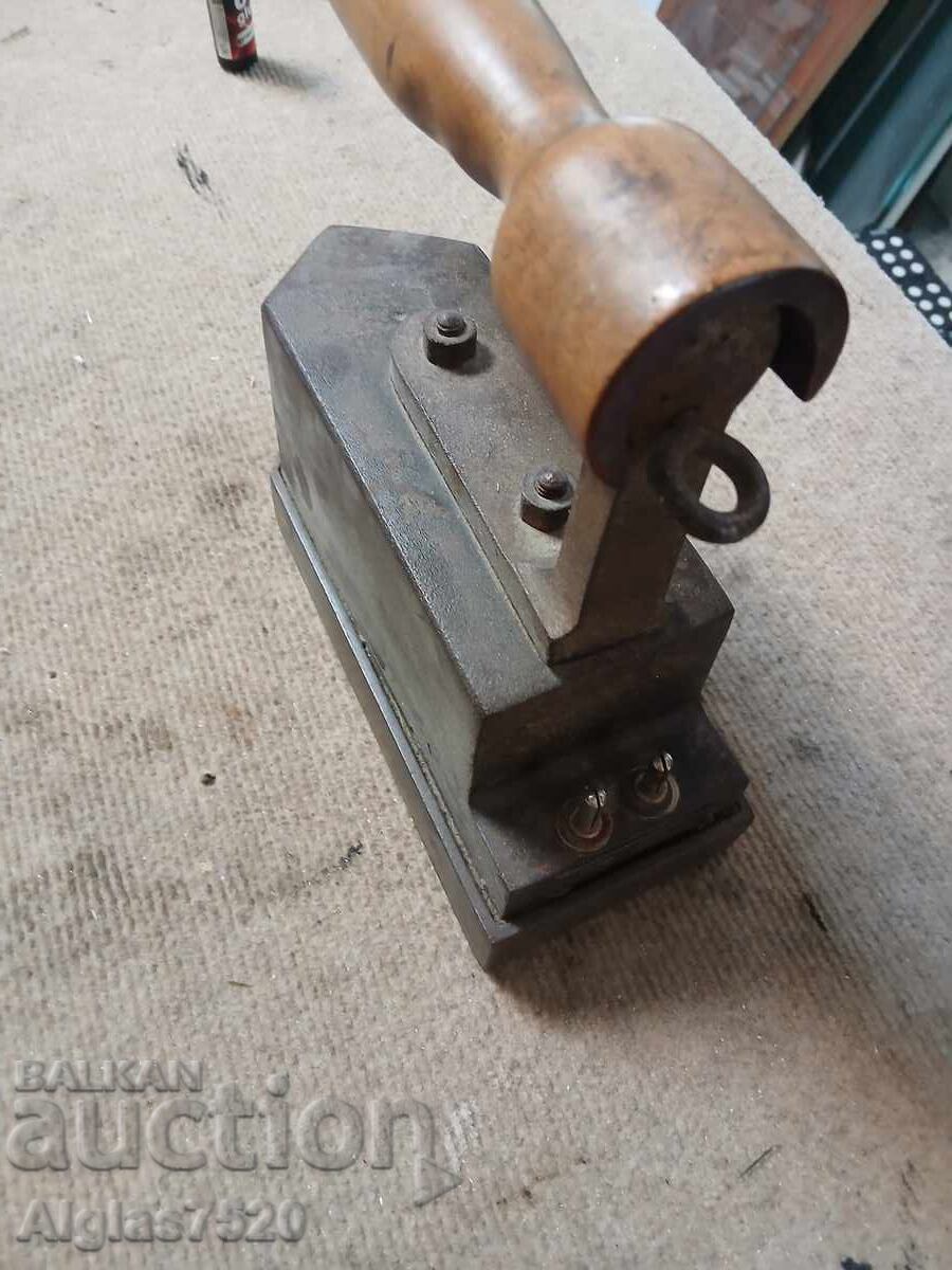 Delivery of Old heavy electric cast iron iron