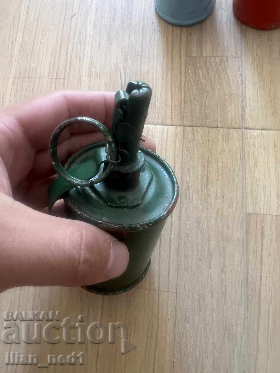 Auction  Grenade 3