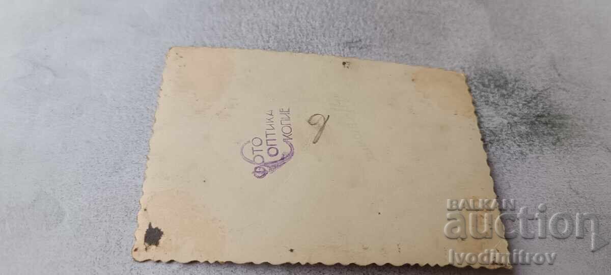 Fotografie Skopje Ofițer și femeie cu preț € 1.18 | 2.31 BGN